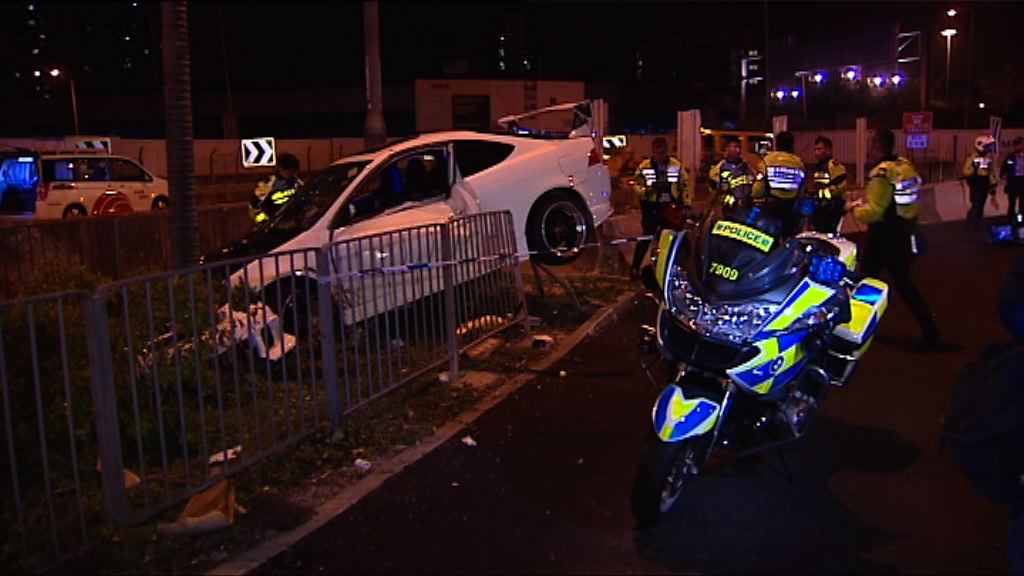 旺角私家車避警追截撞壆拘3人