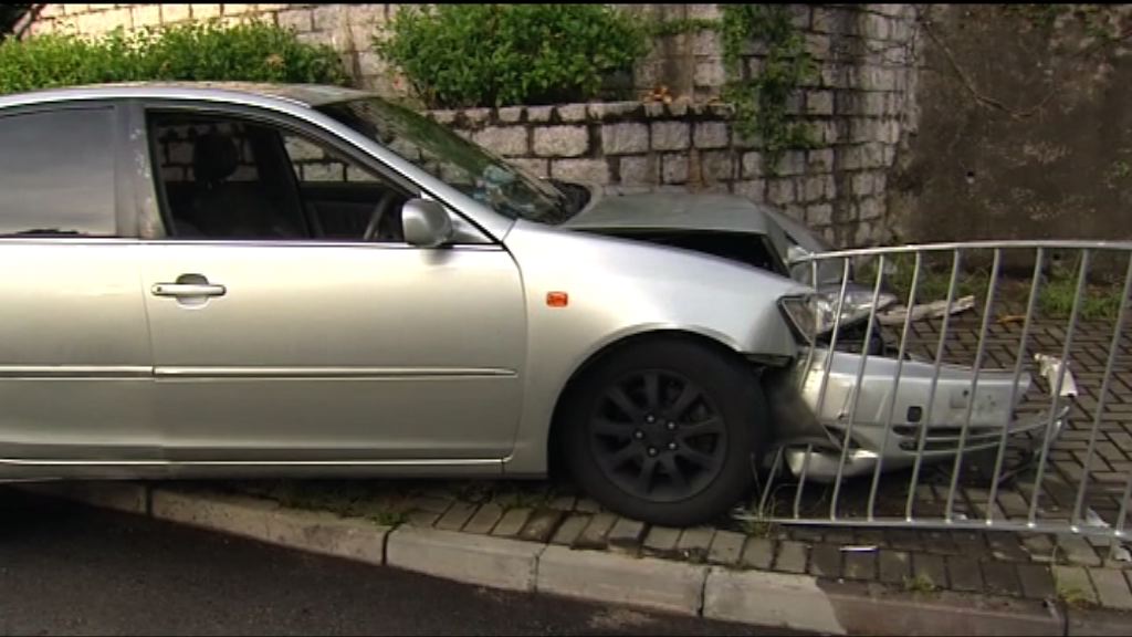 停牌男子涉瘋狂駕駛被捕