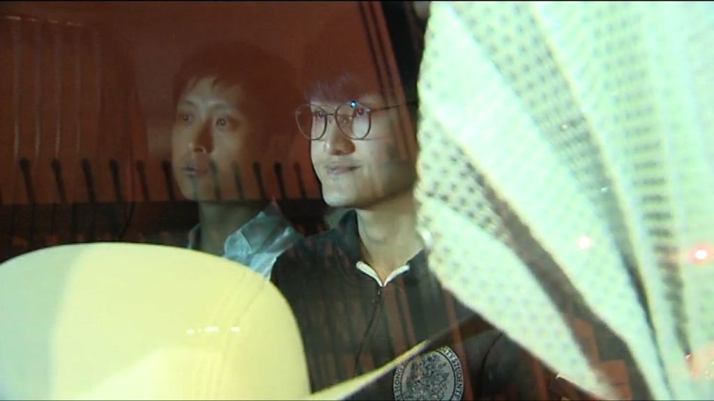 衝擊校委會　馮敬恩涉刑事毀壞等保釋候審