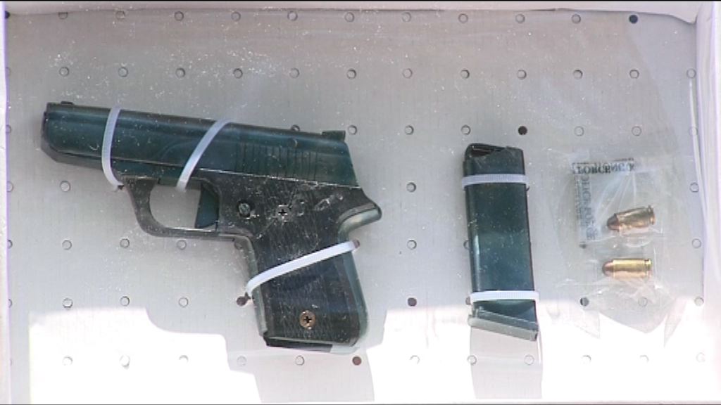 兩孟加拉男子被控無牌管有槍械及彈藥