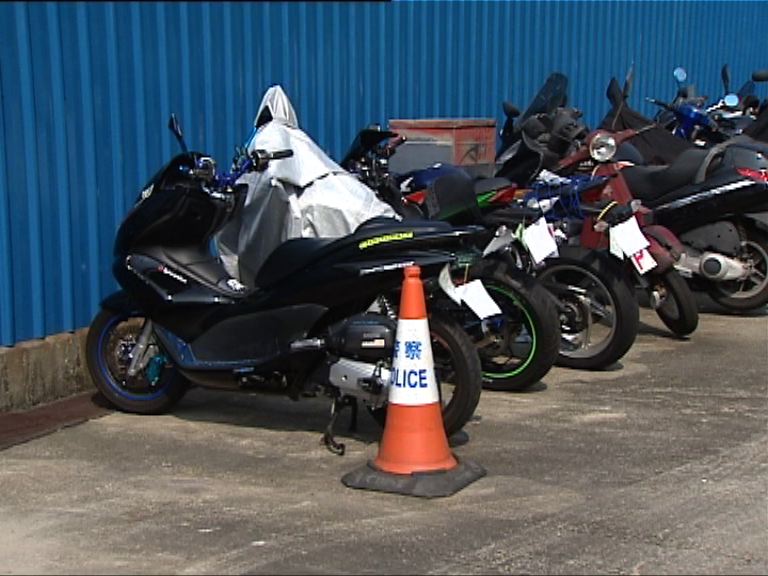 警方截獲19輛疑非法改裝電單車