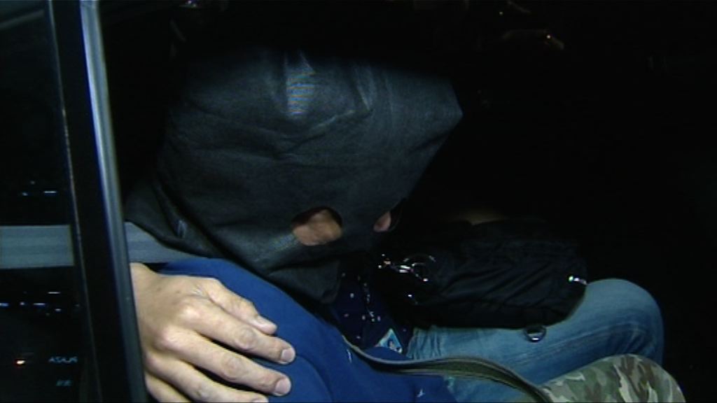 警拘的士司機涉盜乘客110萬元現金