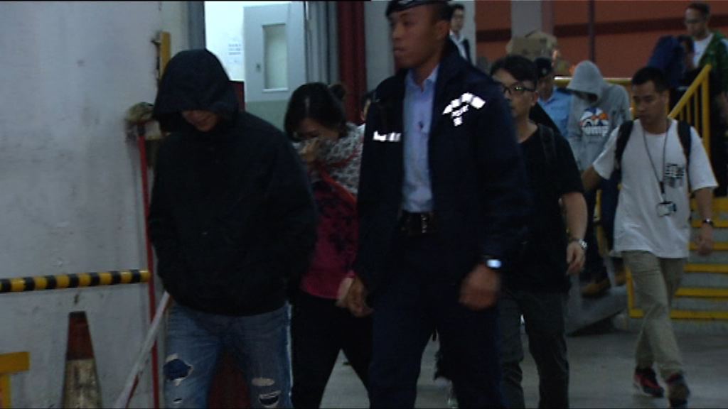 警方屯門打擊三合會拘逾百人