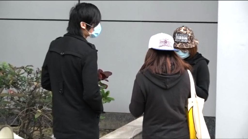 本民前成員到警署聲援黃台仰