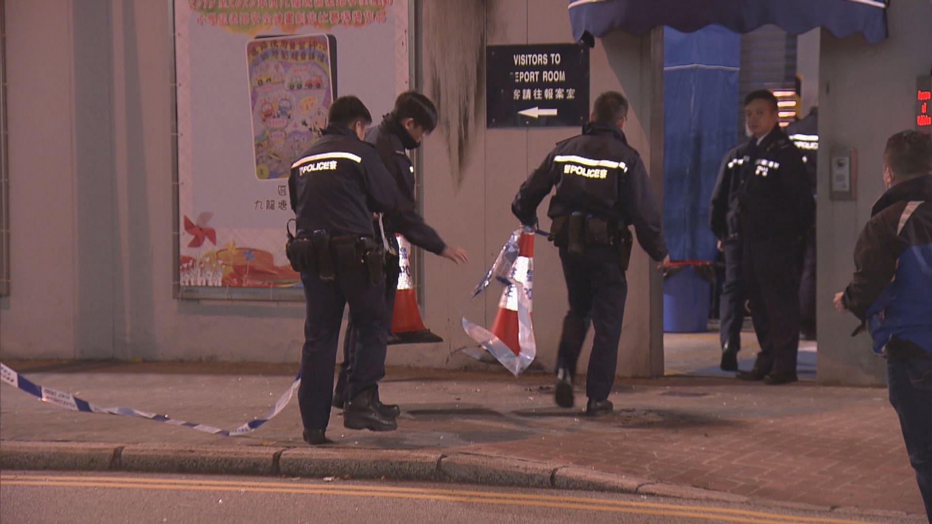 紅磡警署遭三黑衣人投擲汽油彈縱火