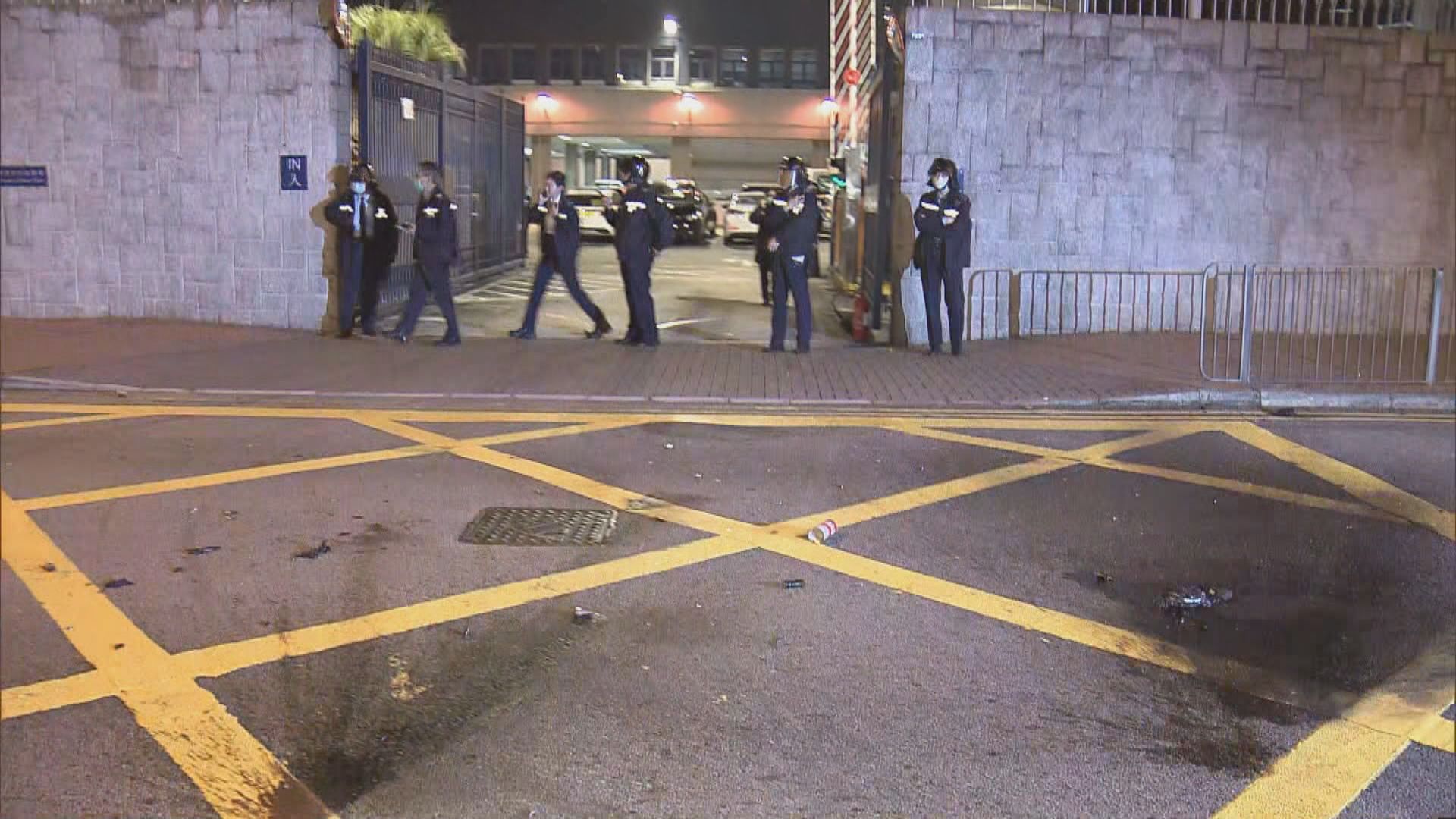 葵涌警署被投擲汽油彈