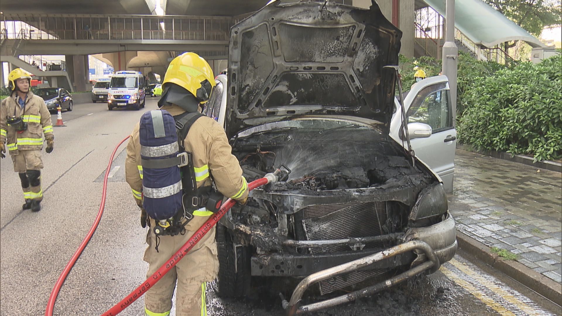 上環一輛七人車被縱火　無人受傷