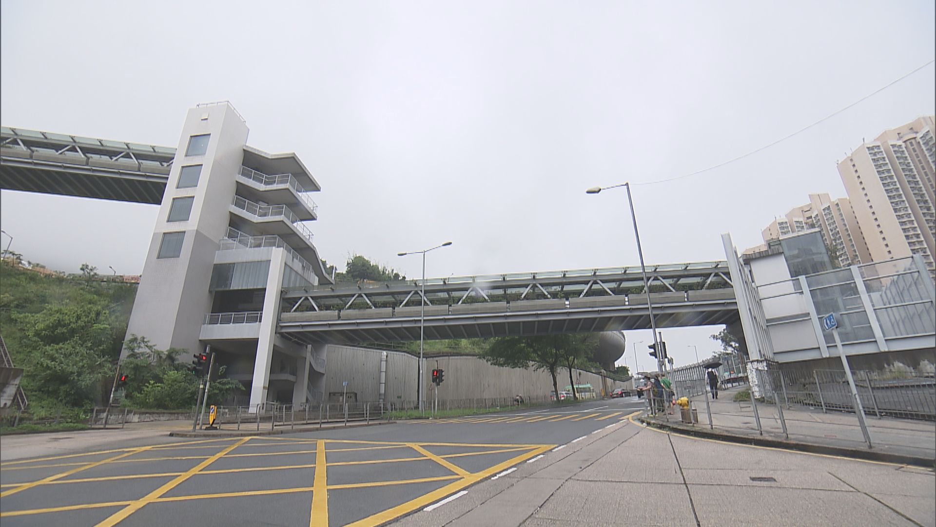 審計報告：未完設計先批工程　安達臣道行人天橋超支近10億元