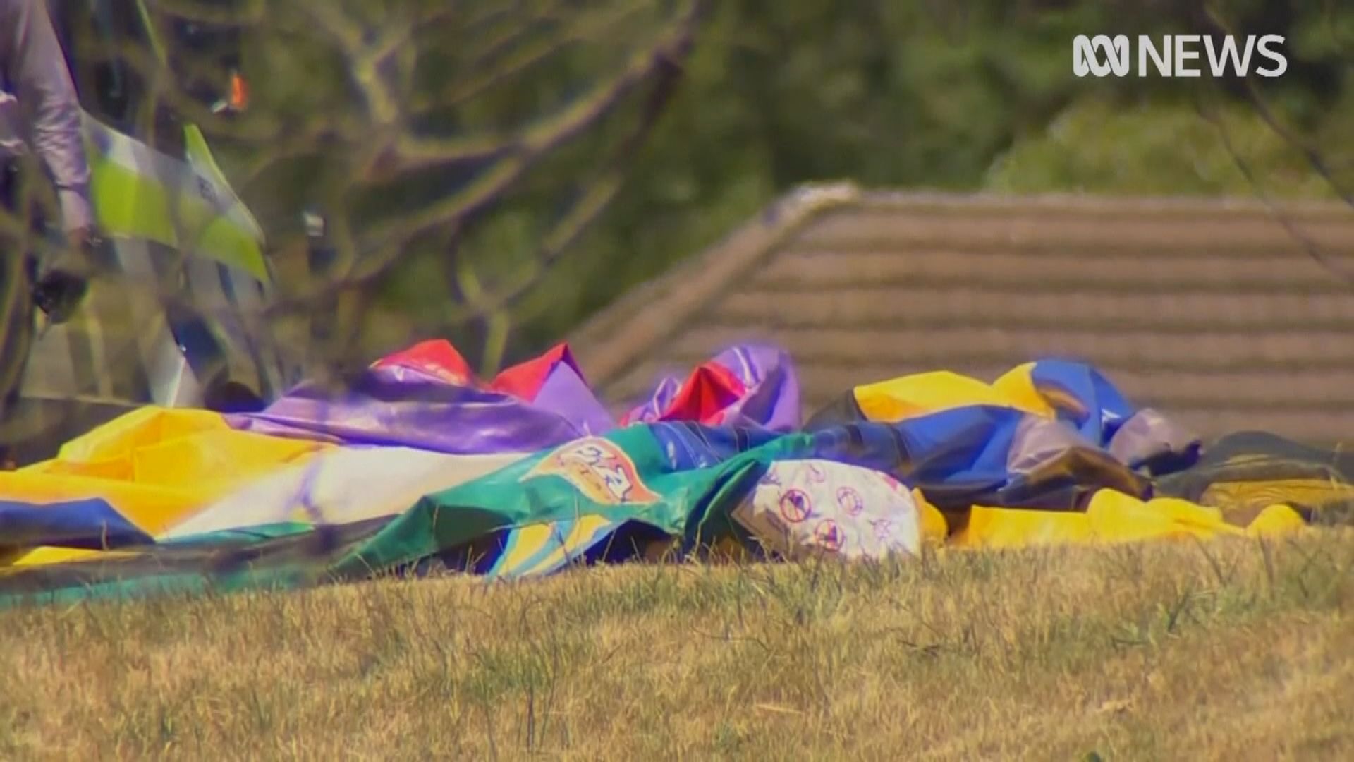 澳洲小學充氣城堡遭強風吹至半空　五名學童重摔死亡