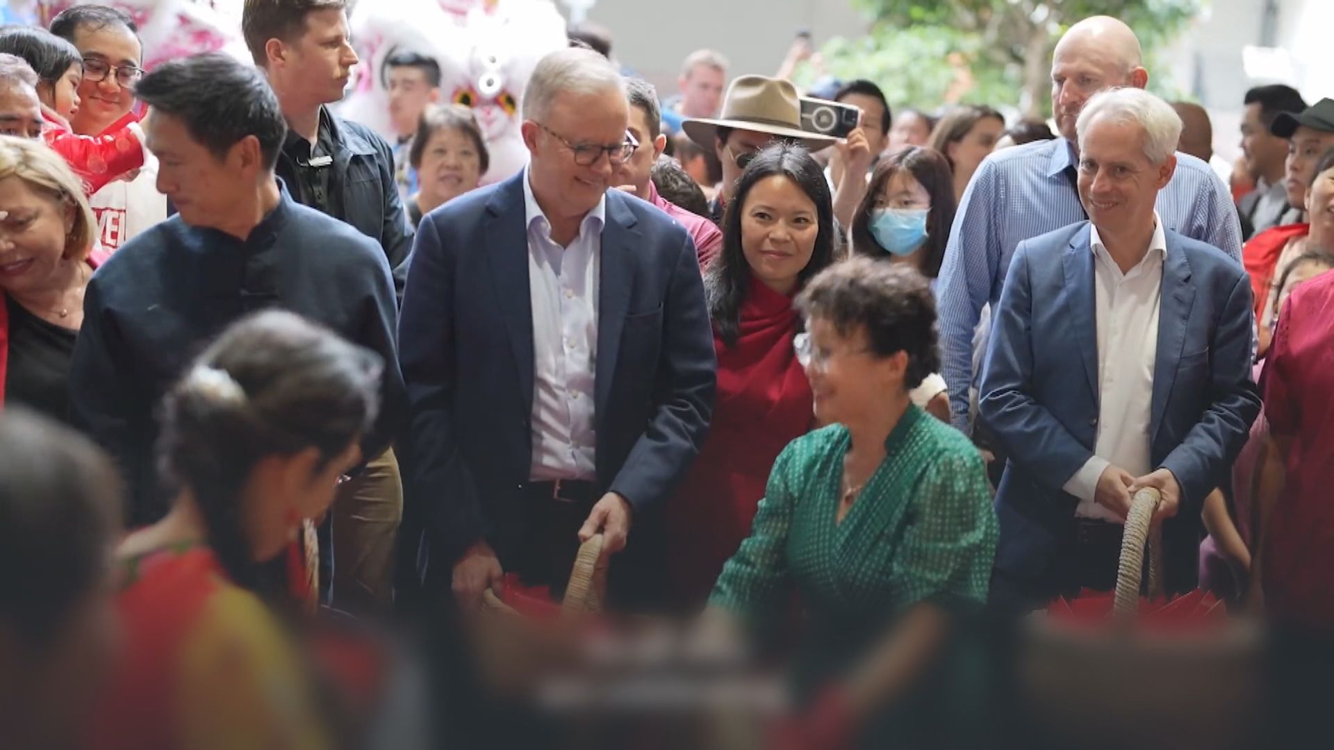 澳洲總理阿爾巴尼斯到唐人街感受過年氣氛