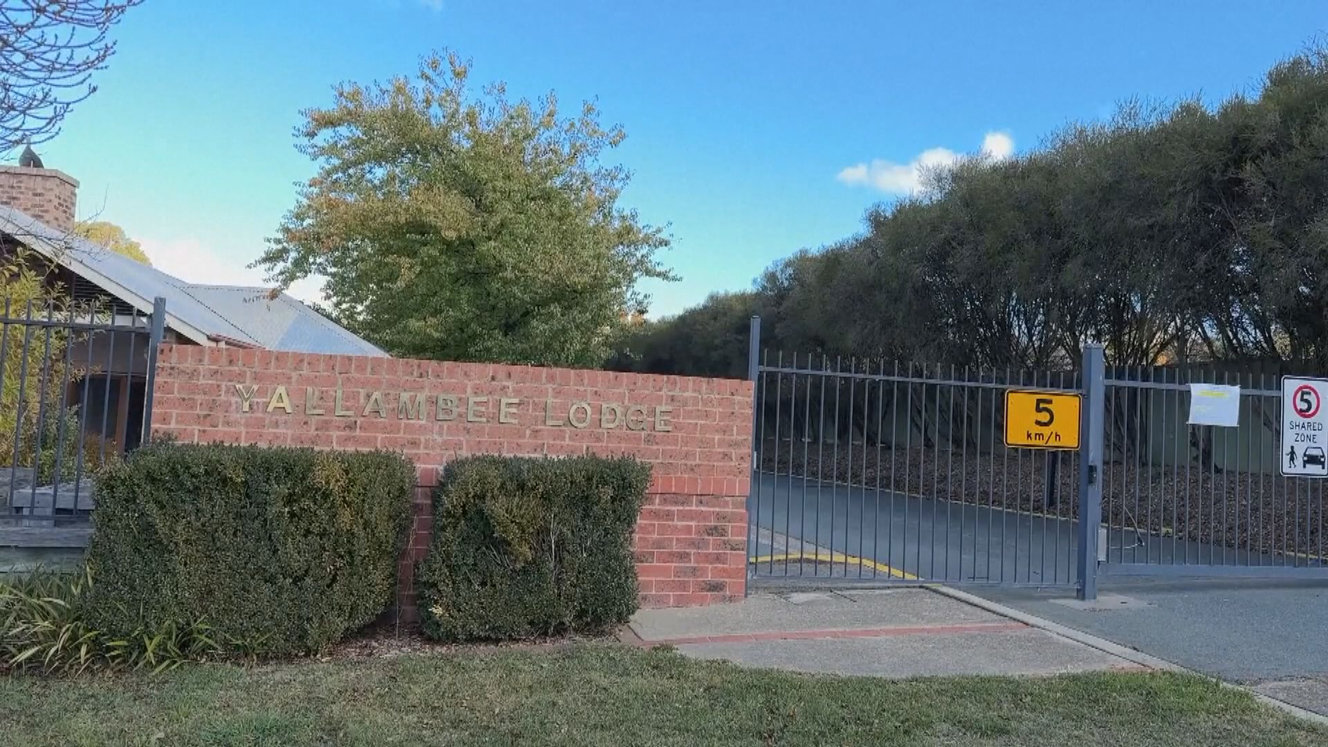 澳洲95歲老婦持刀被警員以電槍制服 一周後證實不治