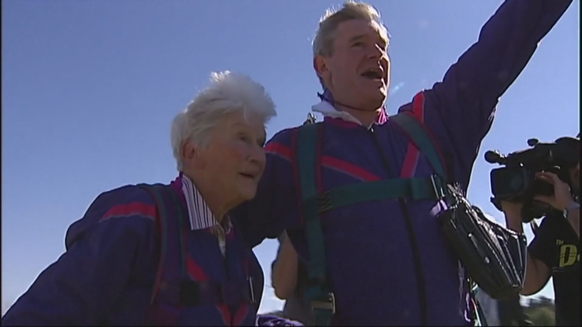 澳洲95歲老婦持刀被警員以電槍制服 撞傷頭部命危