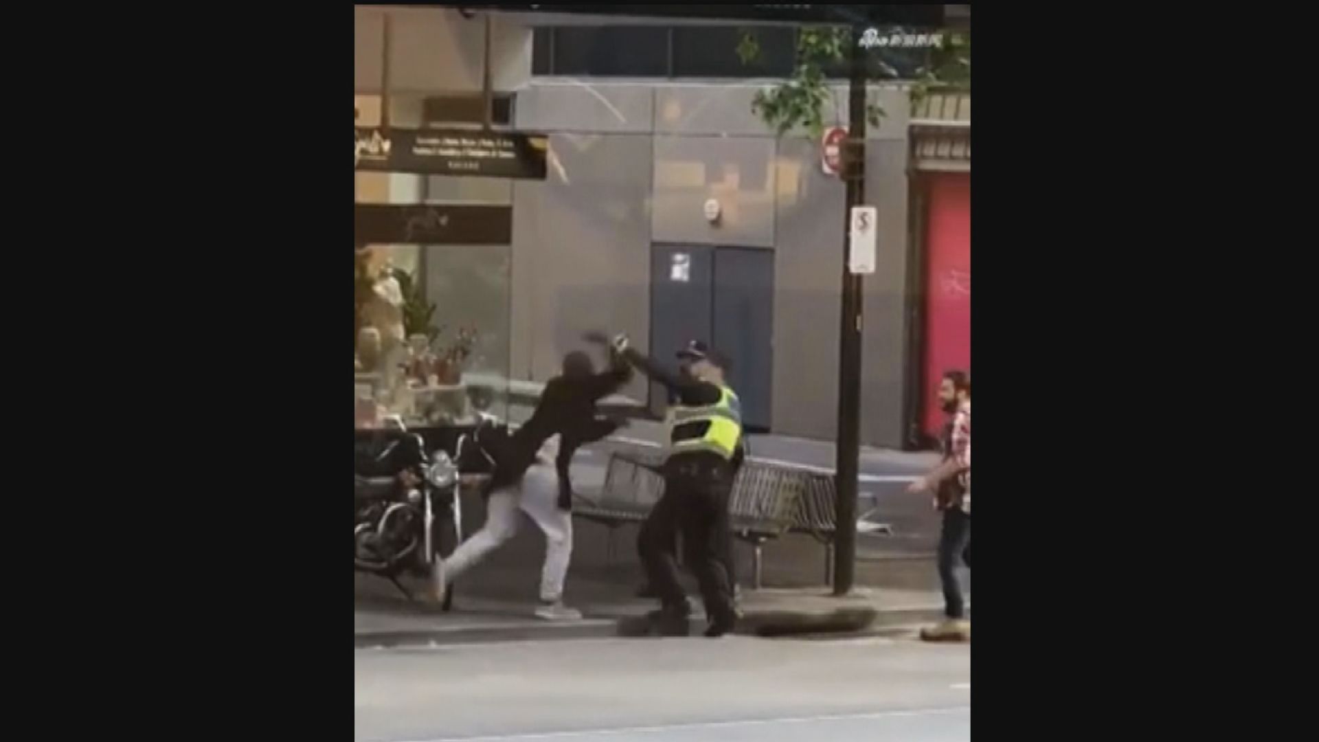 墨爾本男子持刀襲擊途人一死多傷