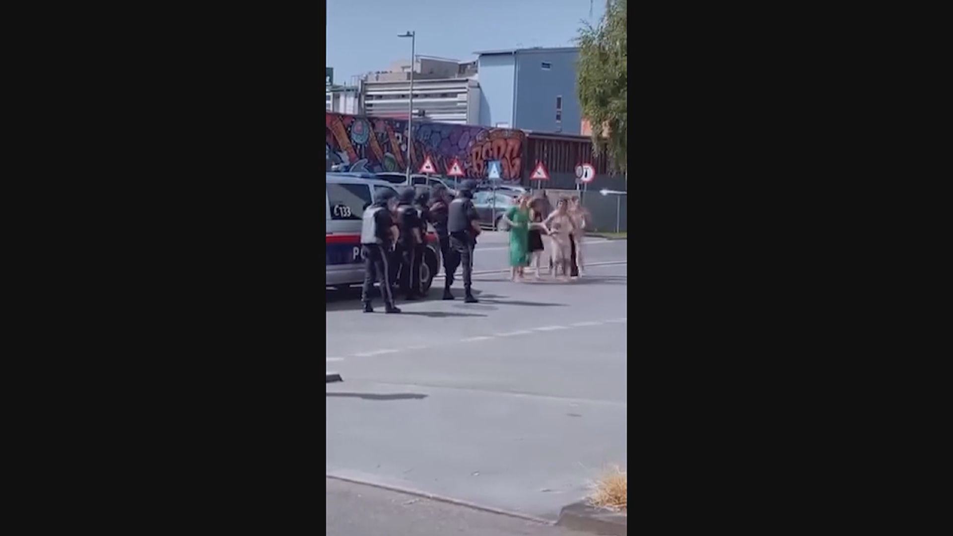 奧地利校園槍擊案　槍手闖入課室開槍後疑自轟身亡　連同槍手至少十死