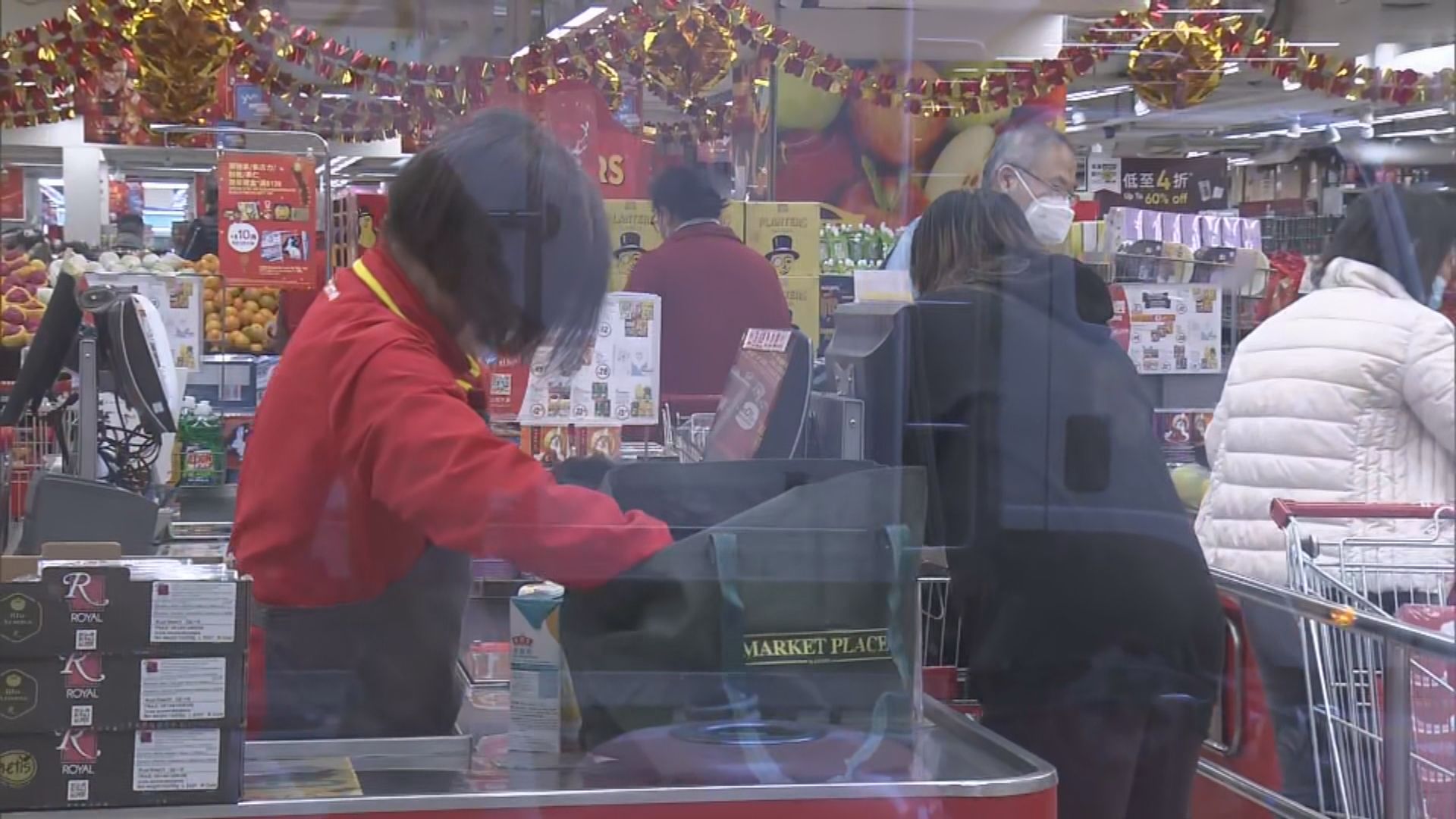 膠袋稅即日起加至一元　不少市民出街都自備環保袋