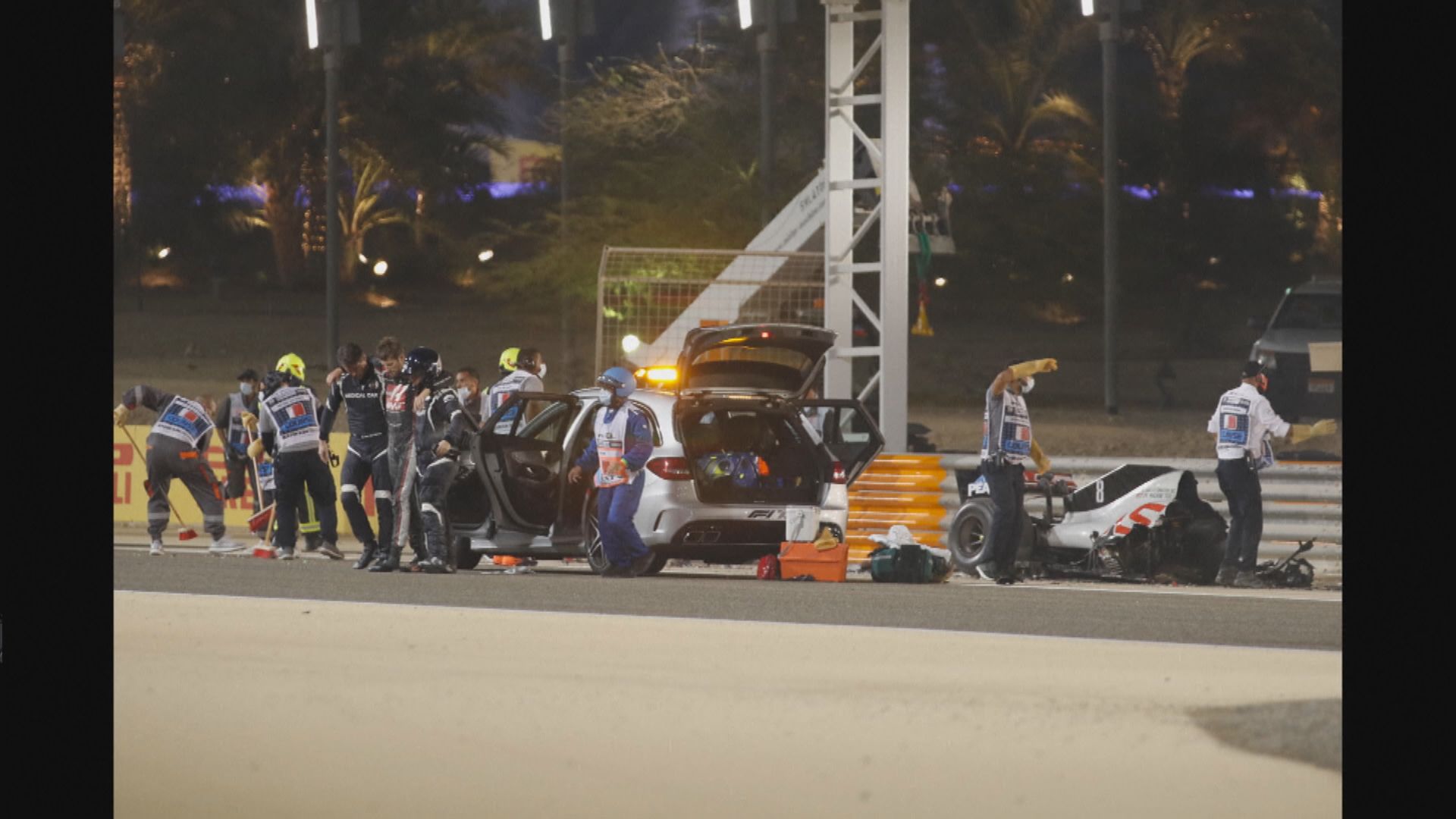 F1巴林站　法國車手哥桑戰車撞欄後發生爆炸
