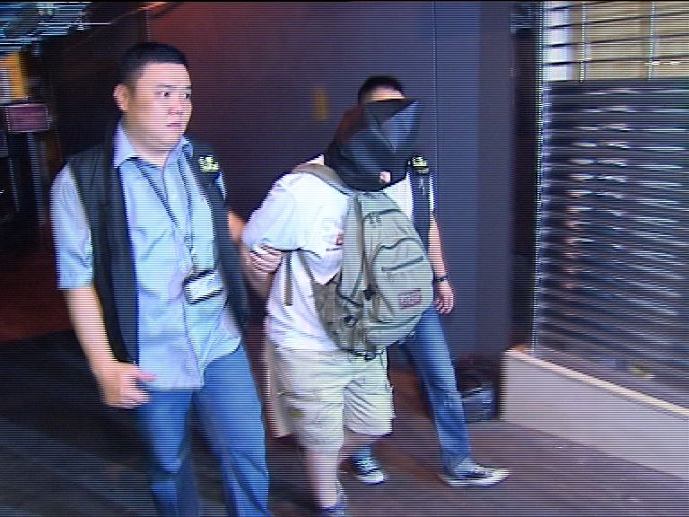 警搗中區無牌樓上吧拘一男