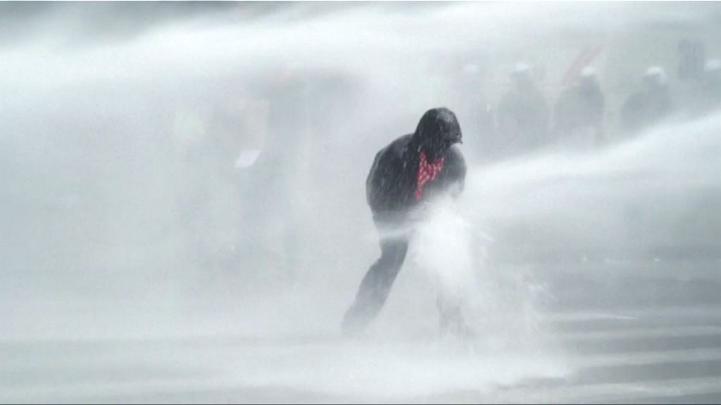 比利時反緊縮遊行爆衝突多人受傷