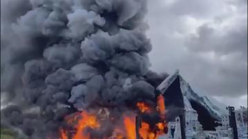 比利時舉行的全球最大電音節主舞台被大火燒毀　官方稱照常開幕