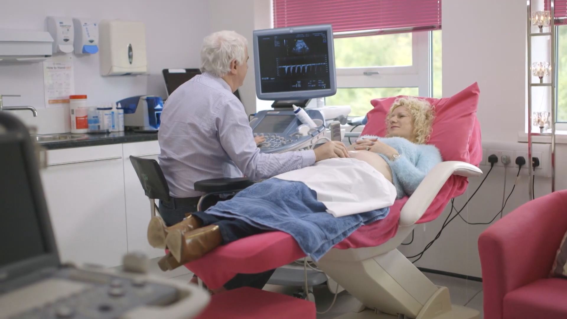 路透：華大基因與解放軍藉產前檢測收集婦女基因資料　中方批報道反映美國無理指控抹黑