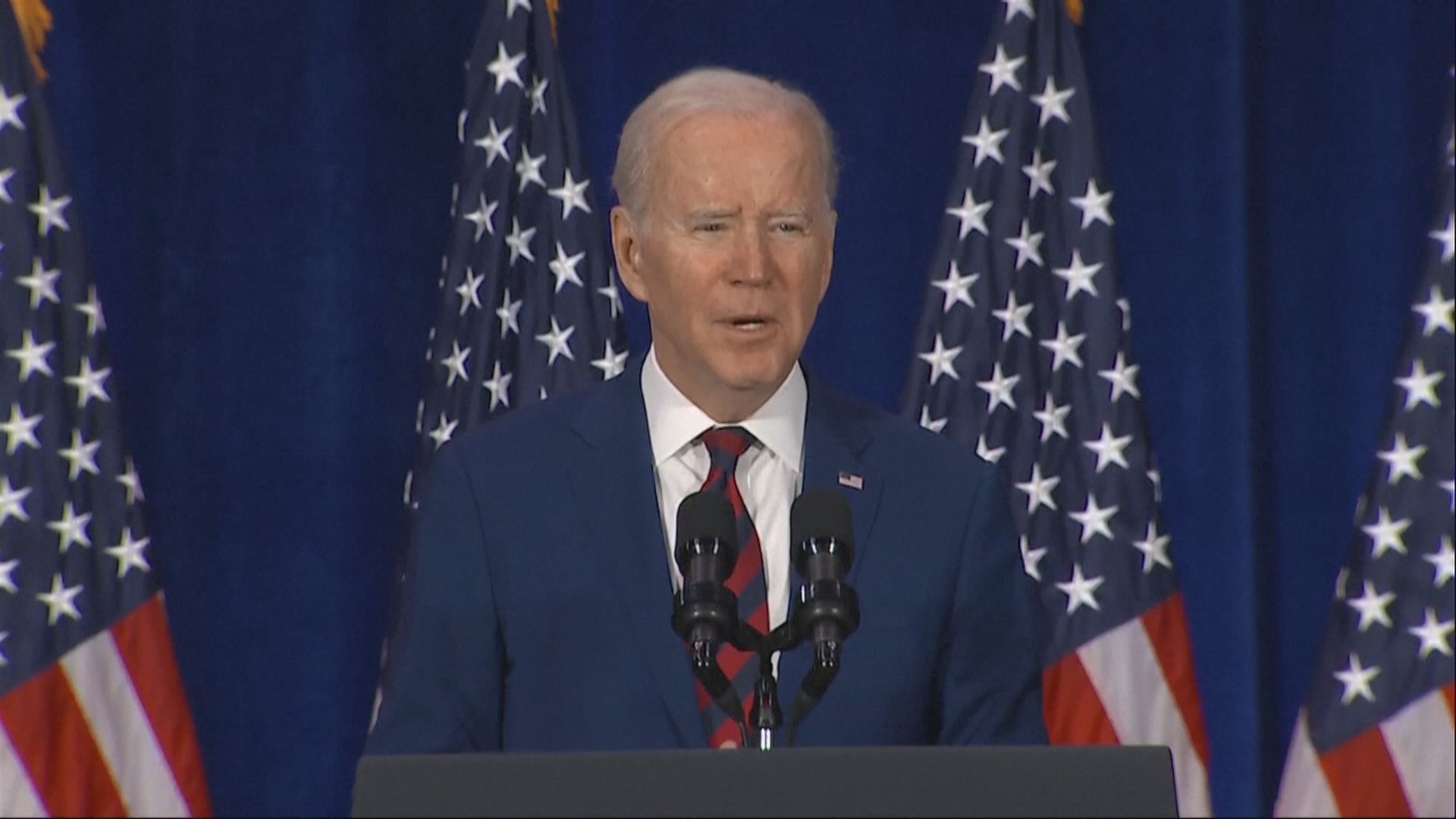 拜登簽署行政命令   加強審查購買槍械人士背景