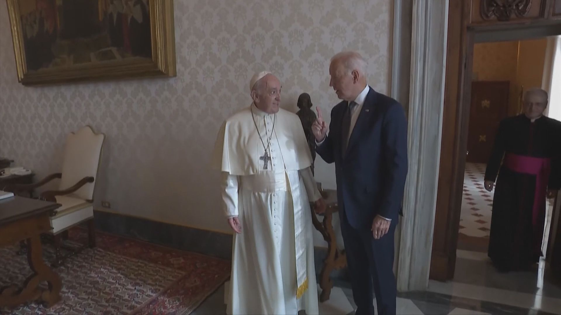 拜登首次以美國總統身份與教宗方濟各會面