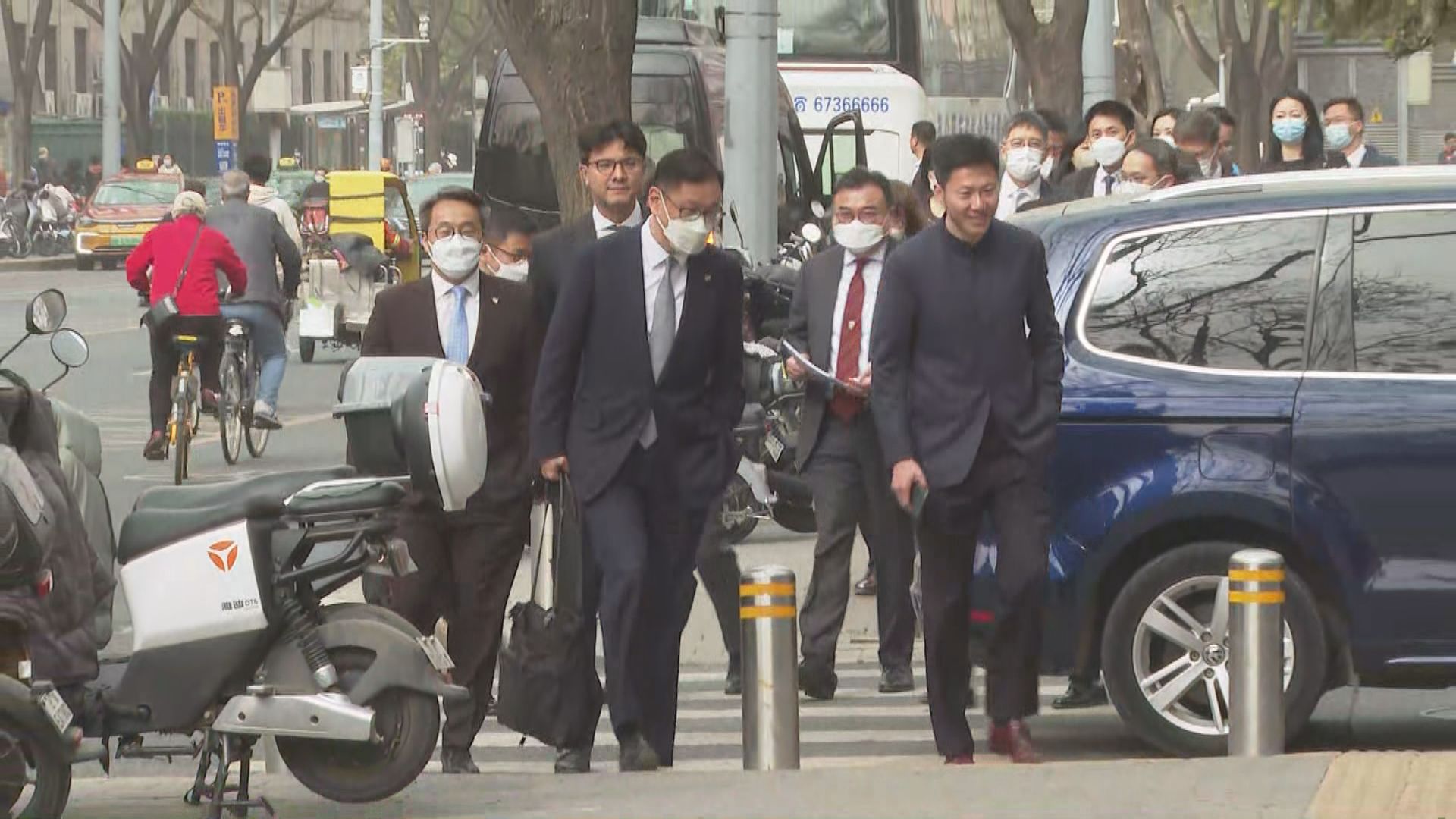 大律師公會訪京團拜訪港澳辦