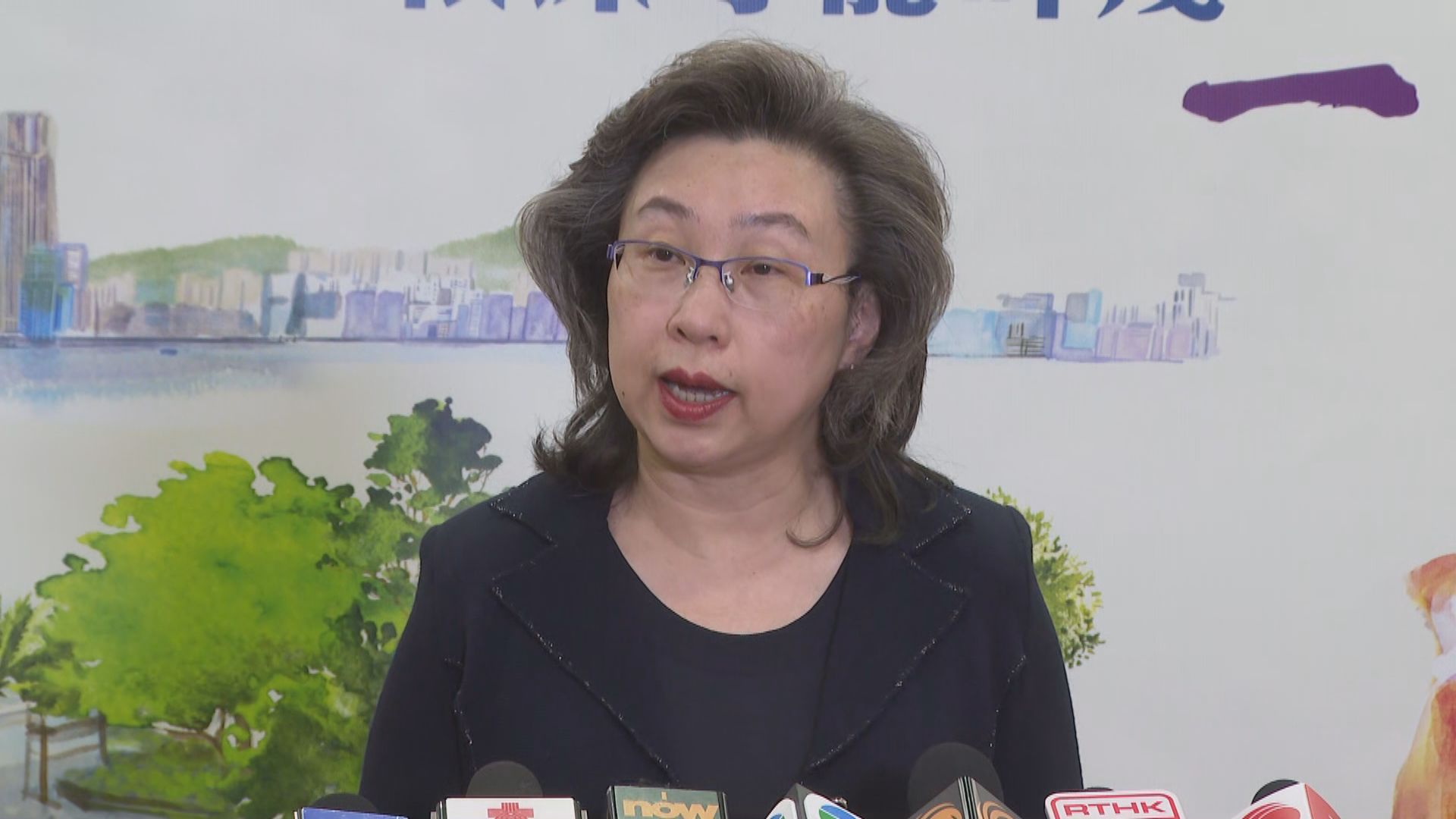 楊何蓓茵：計劃改變公務員學院架構