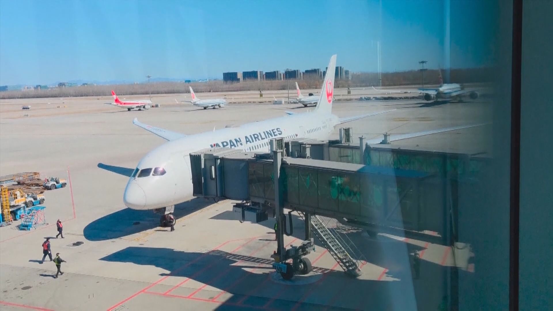內地周四起逐步恢復直航客機抵京