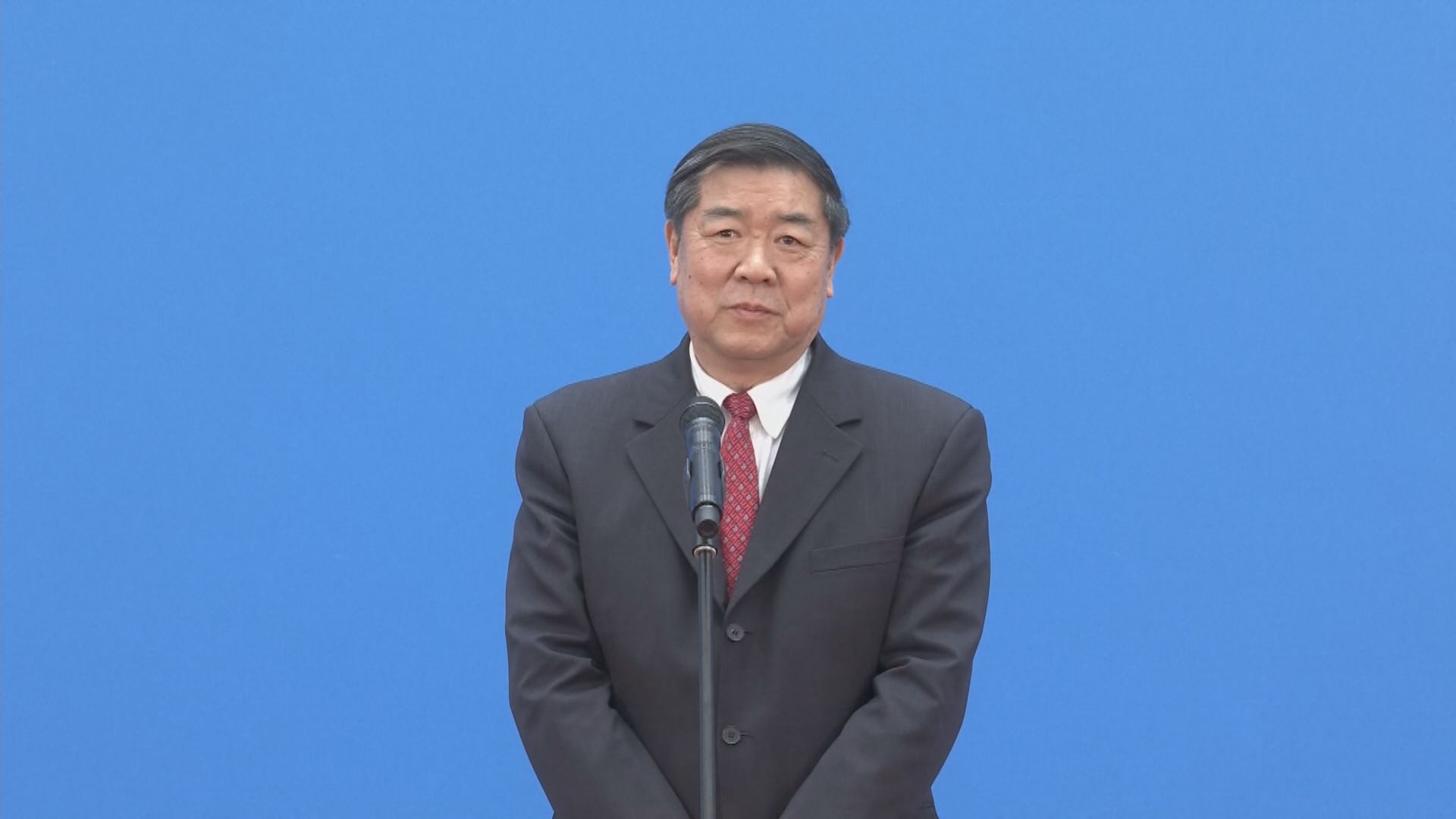 何立峰：有條件及有信心能達到經濟增長目標