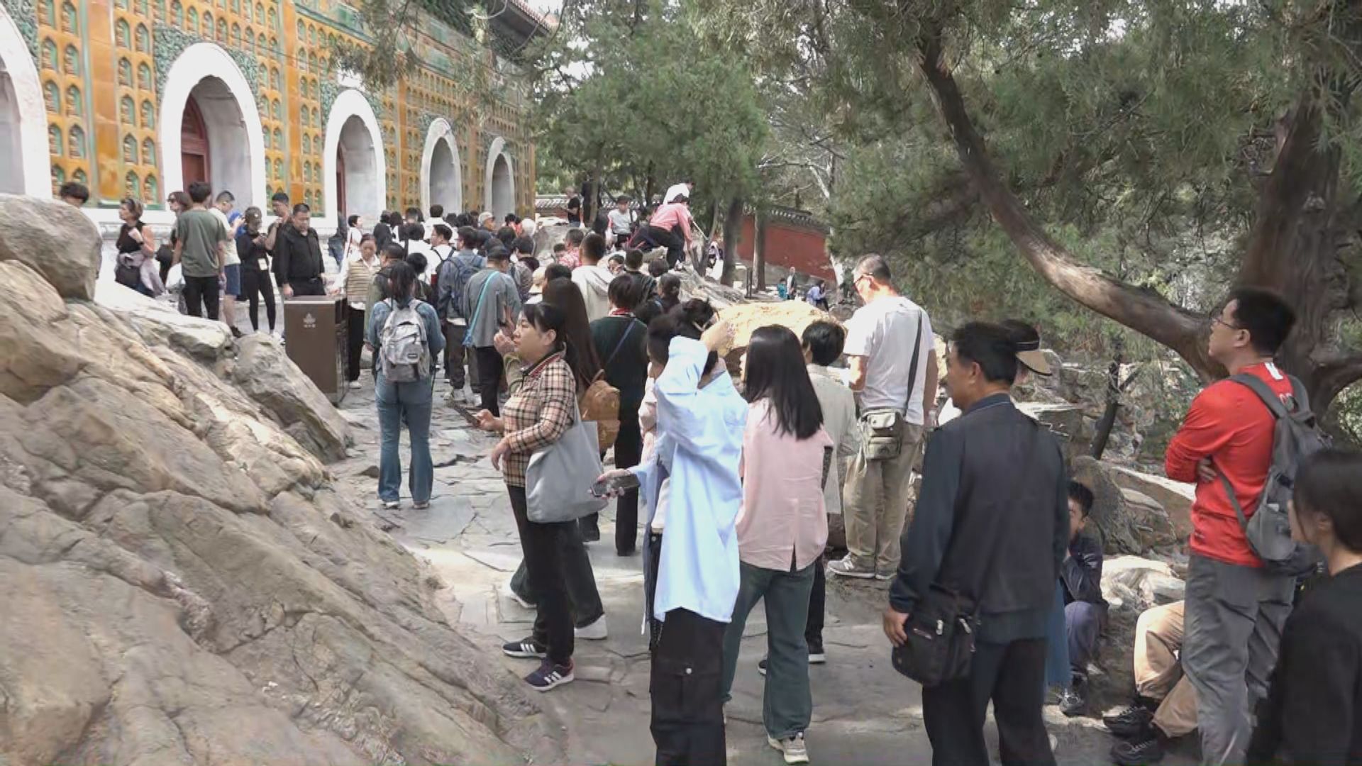 內地長假結束返程高峰 有旅客「錯峰出行」避人潮