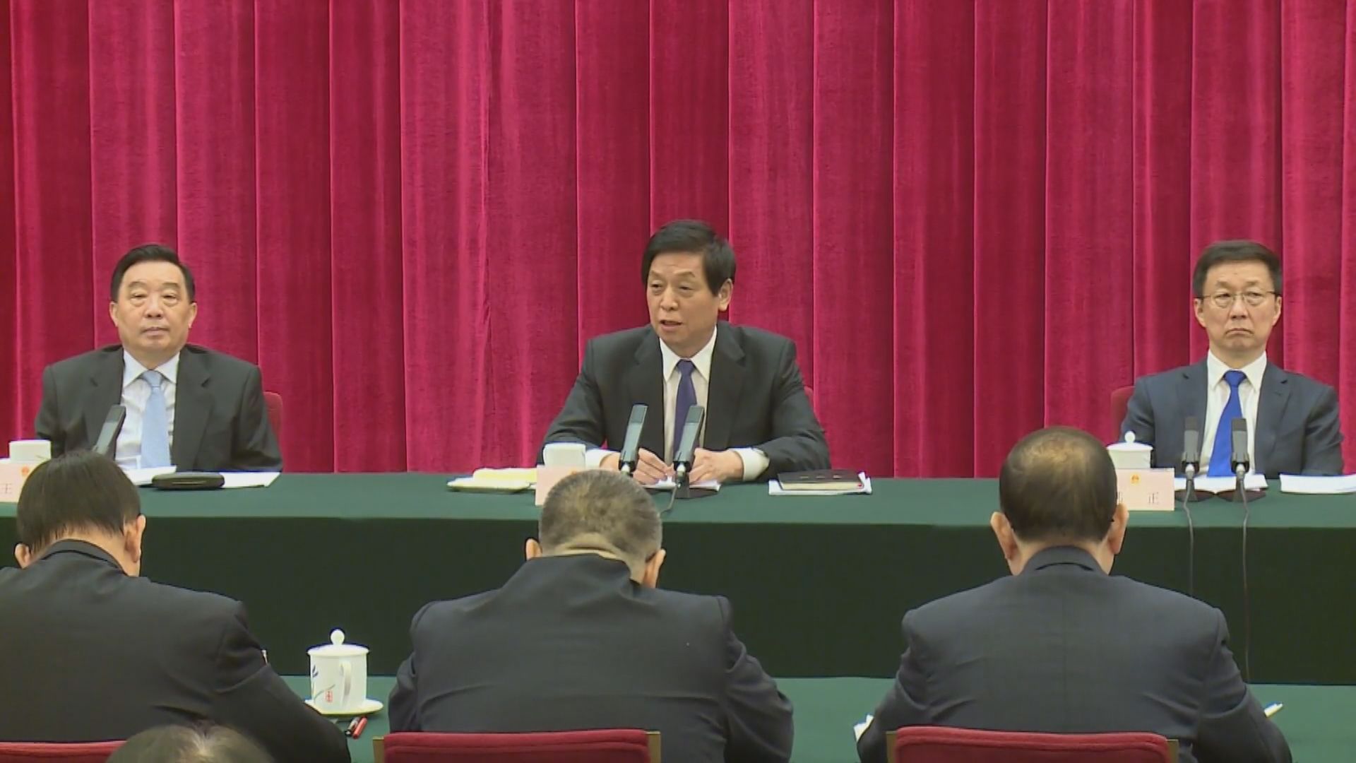 栗戰書：中央對澳門和香港的要求一樣