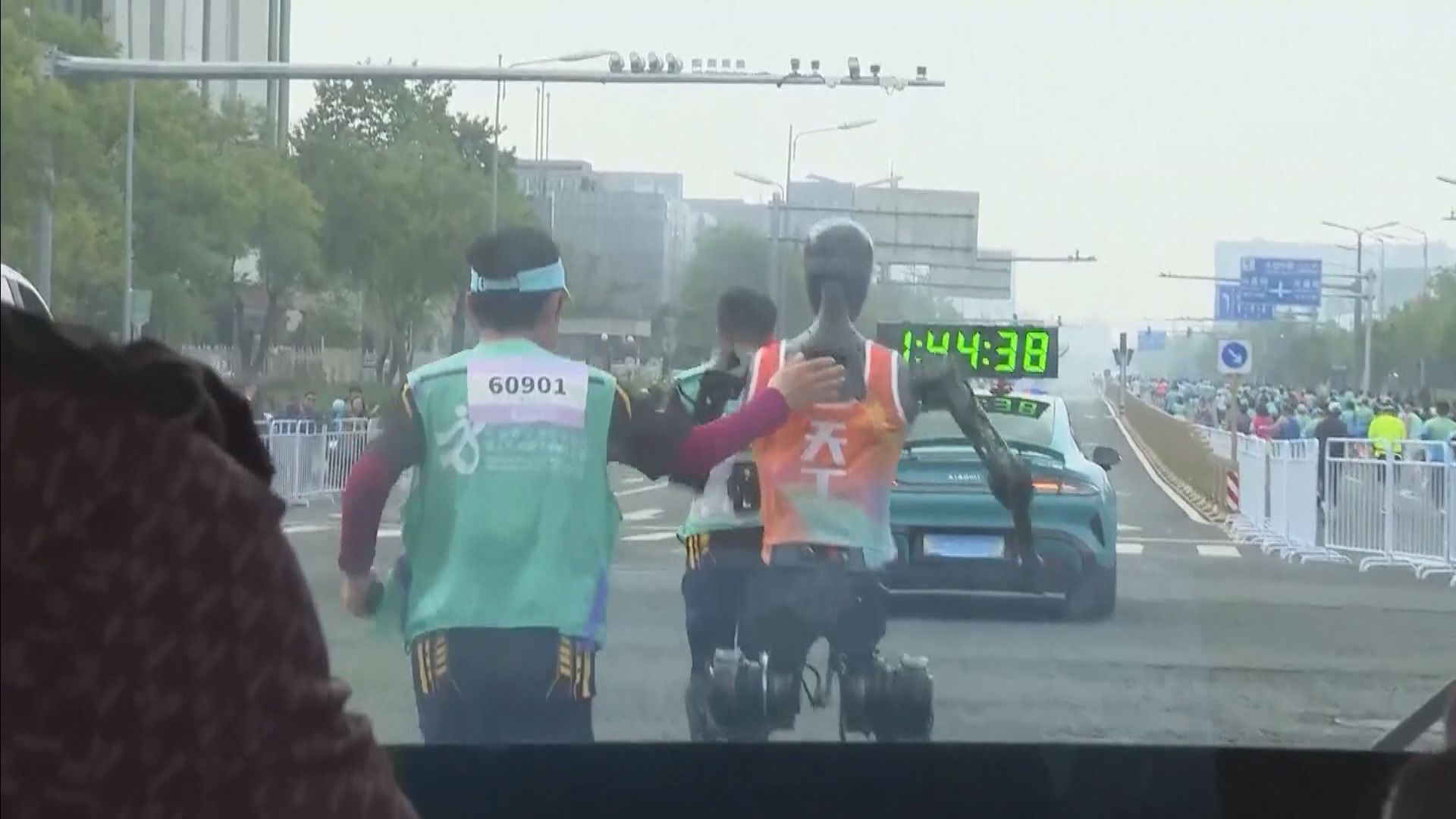 北京8月將舉行全球首個人形機械人運動會