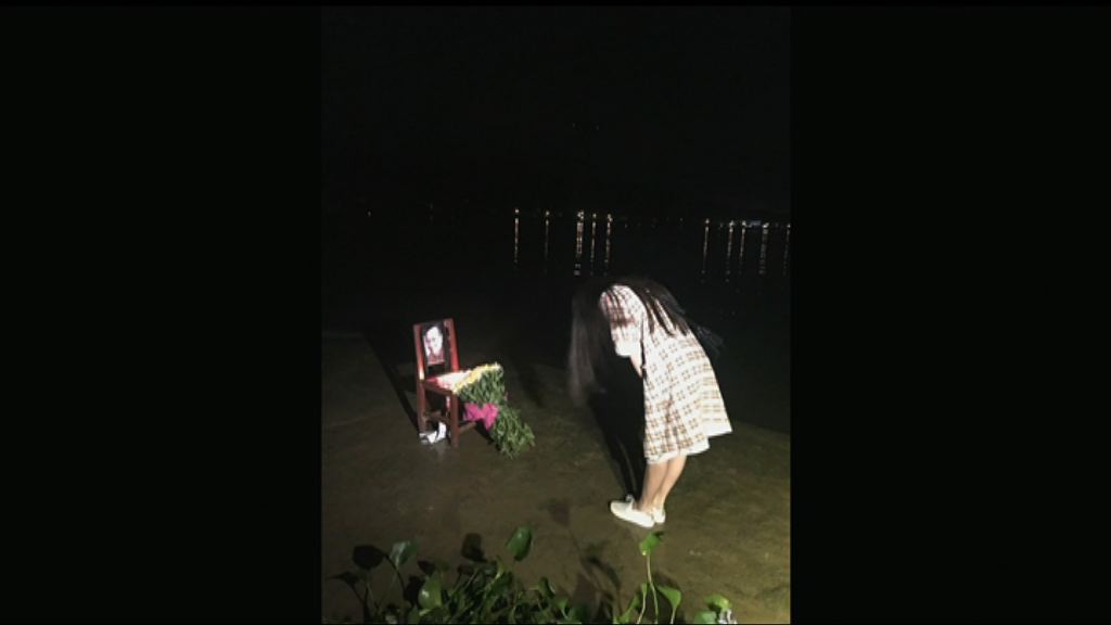 多處有維權人士到海邊悼念劉曉波