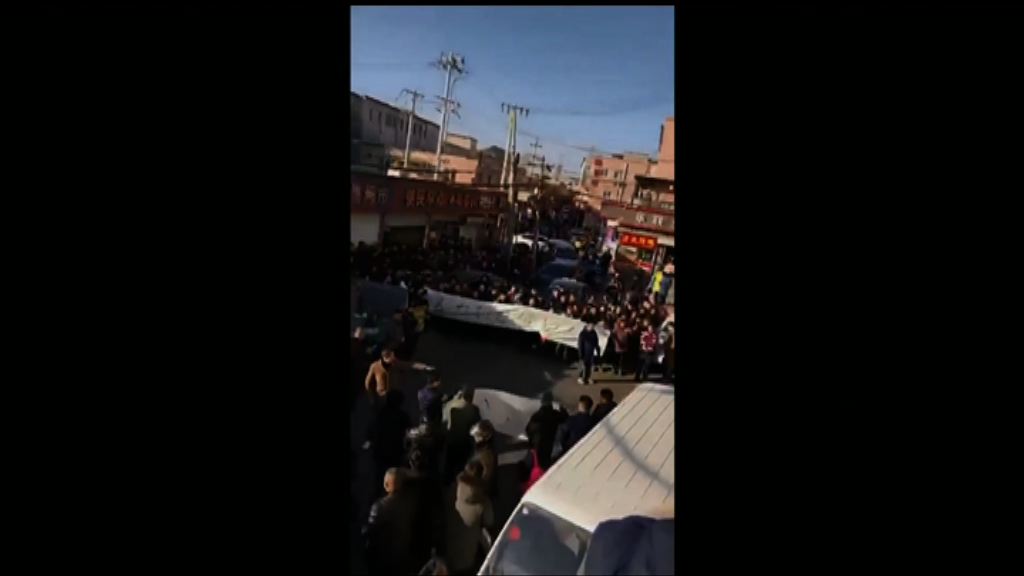 北京清理低端人口爆發示威