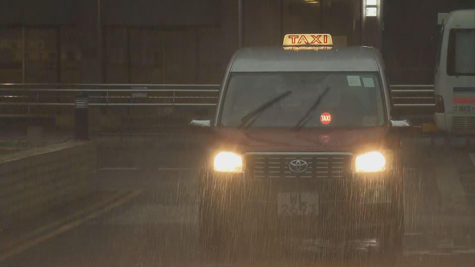 天文台發出黑色暴雨警告信號