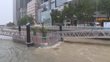 天文台將於5時05分改發紅色或黃色暴雨警告信號