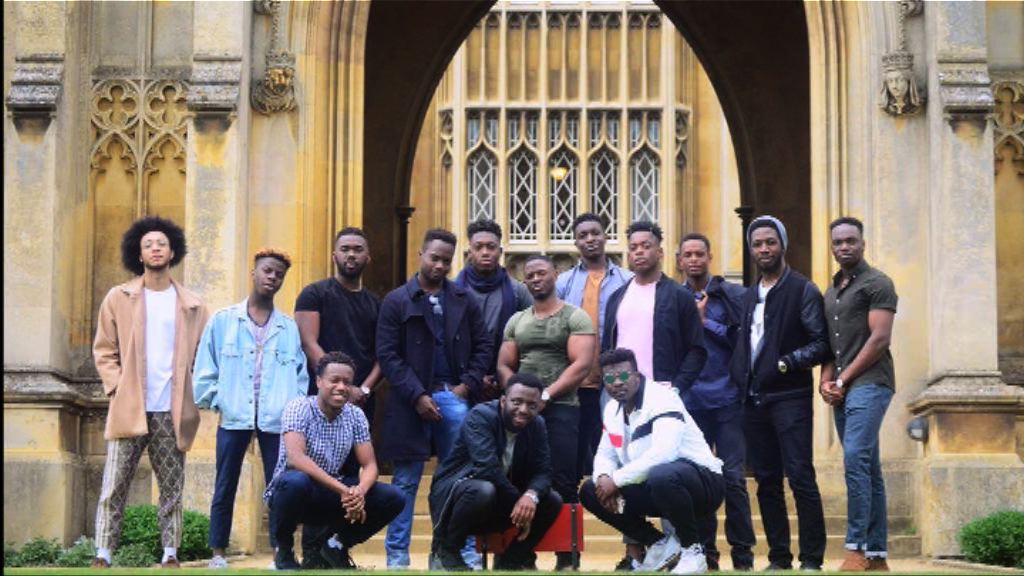 劍橋黑人男生合照引起迴響