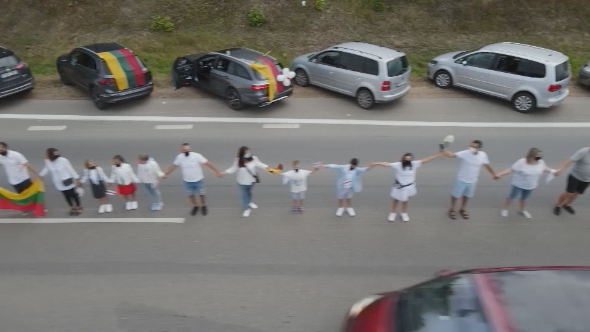 多國有人鏈聲援白俄羅斯反政府示威