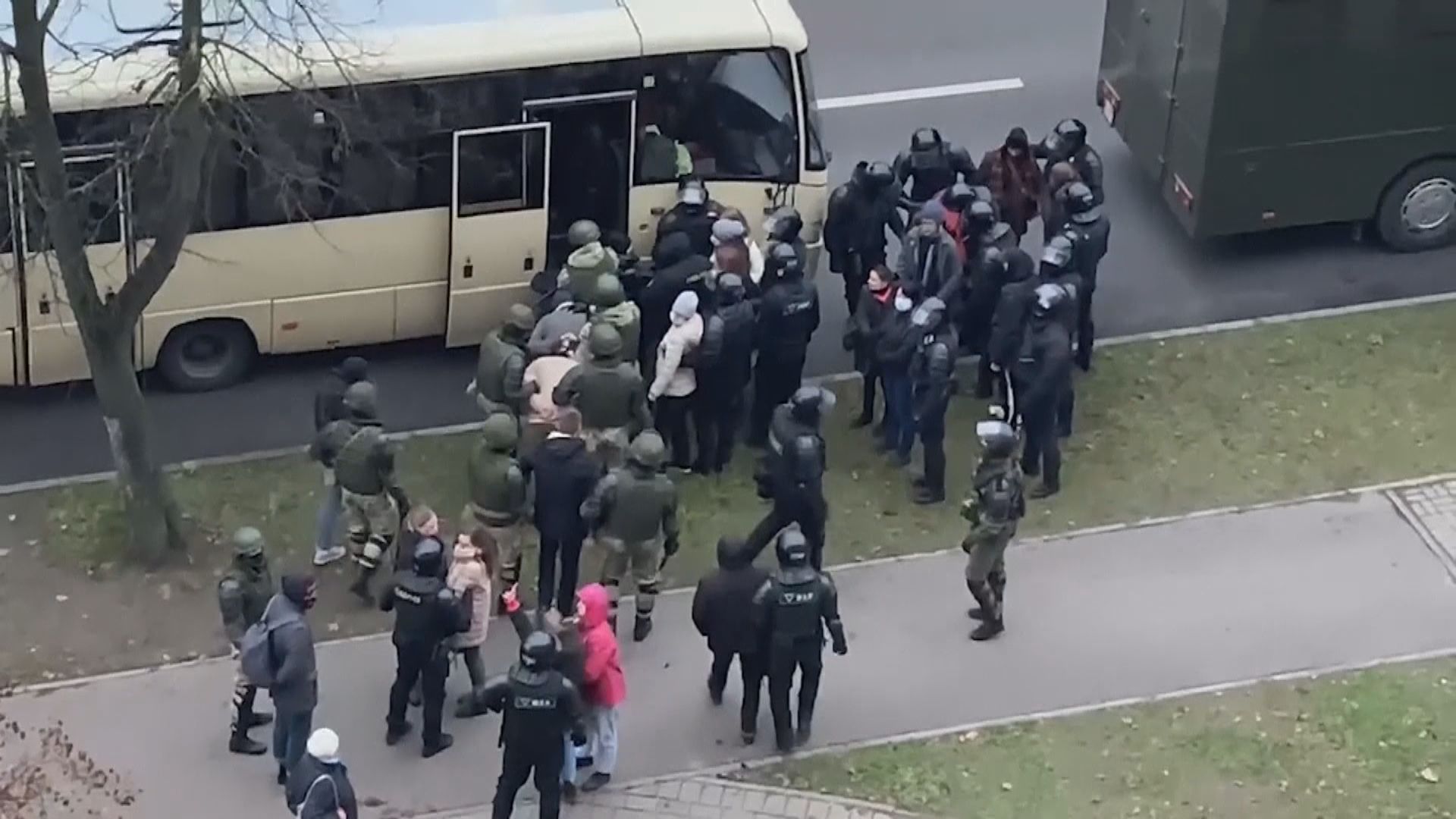 白俄羅斯反政府示威持續　警放催淚彈逾九百人被捕