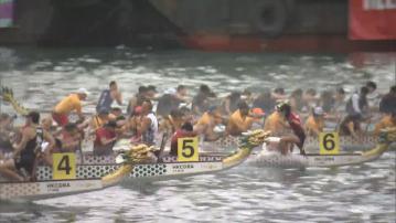 國際龍舟邀請賽尖東上演 雨勢無損健兒熱情