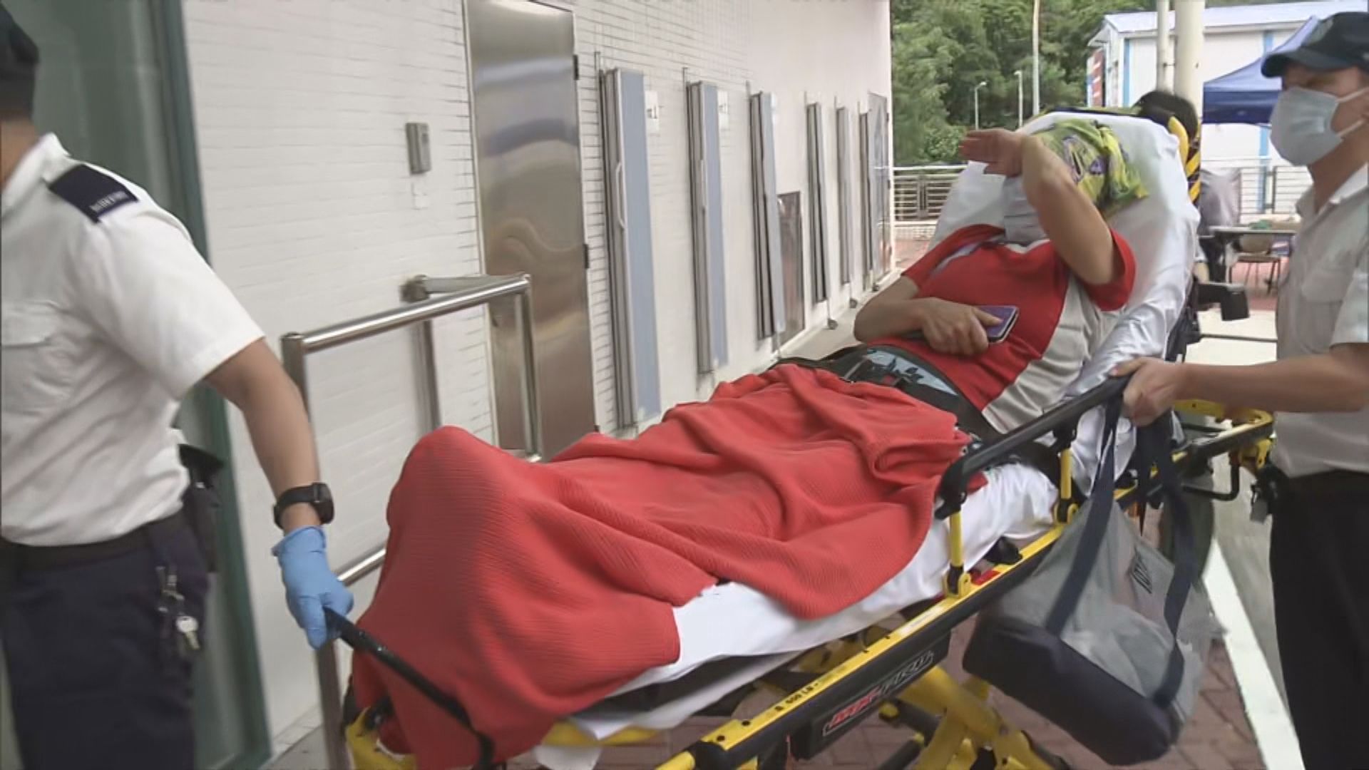 西貢渡輪與遊艇迎頭相撞 兩人輕傷