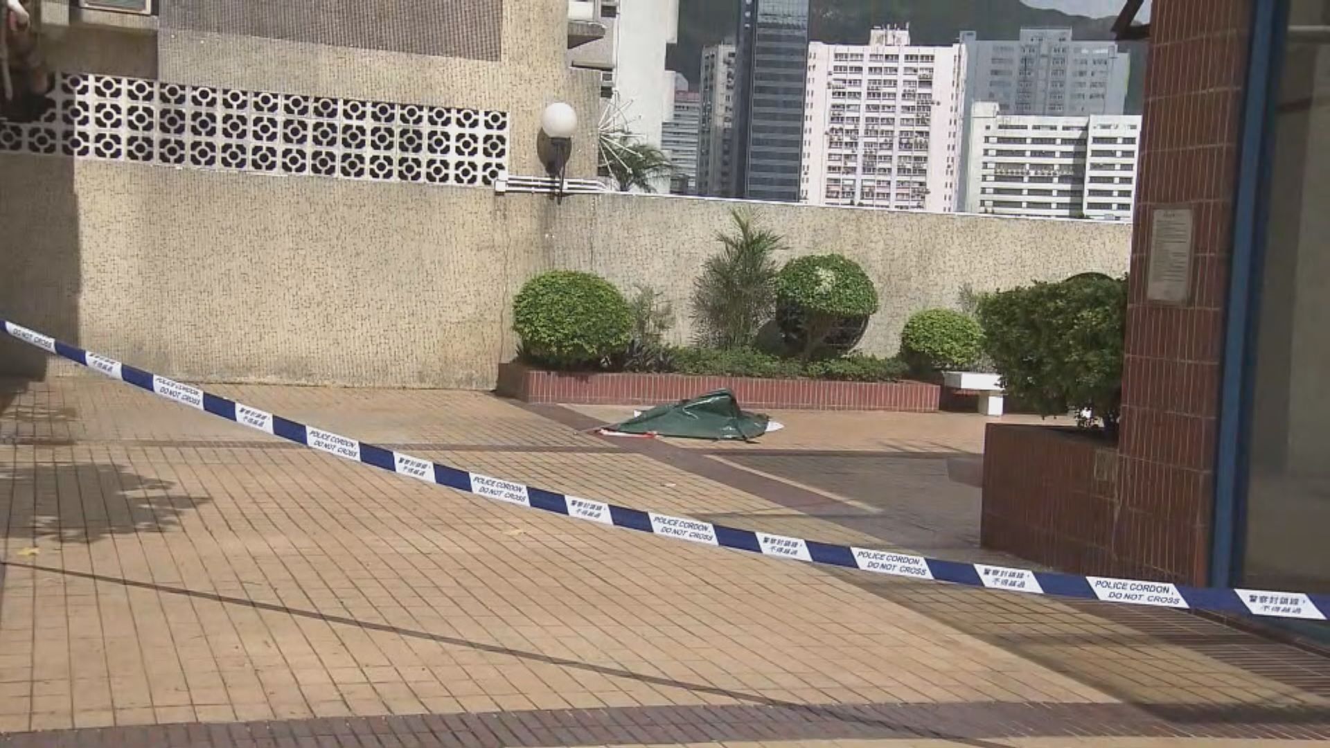 屯門雙重命案男墮斃女屋內昏迷送院亡