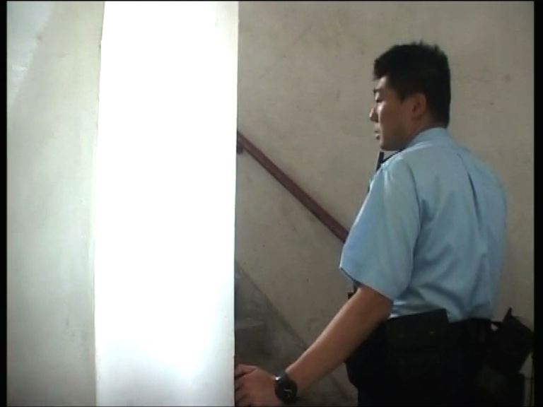 駿昇閣梯間倒斃男子身上有傷痕