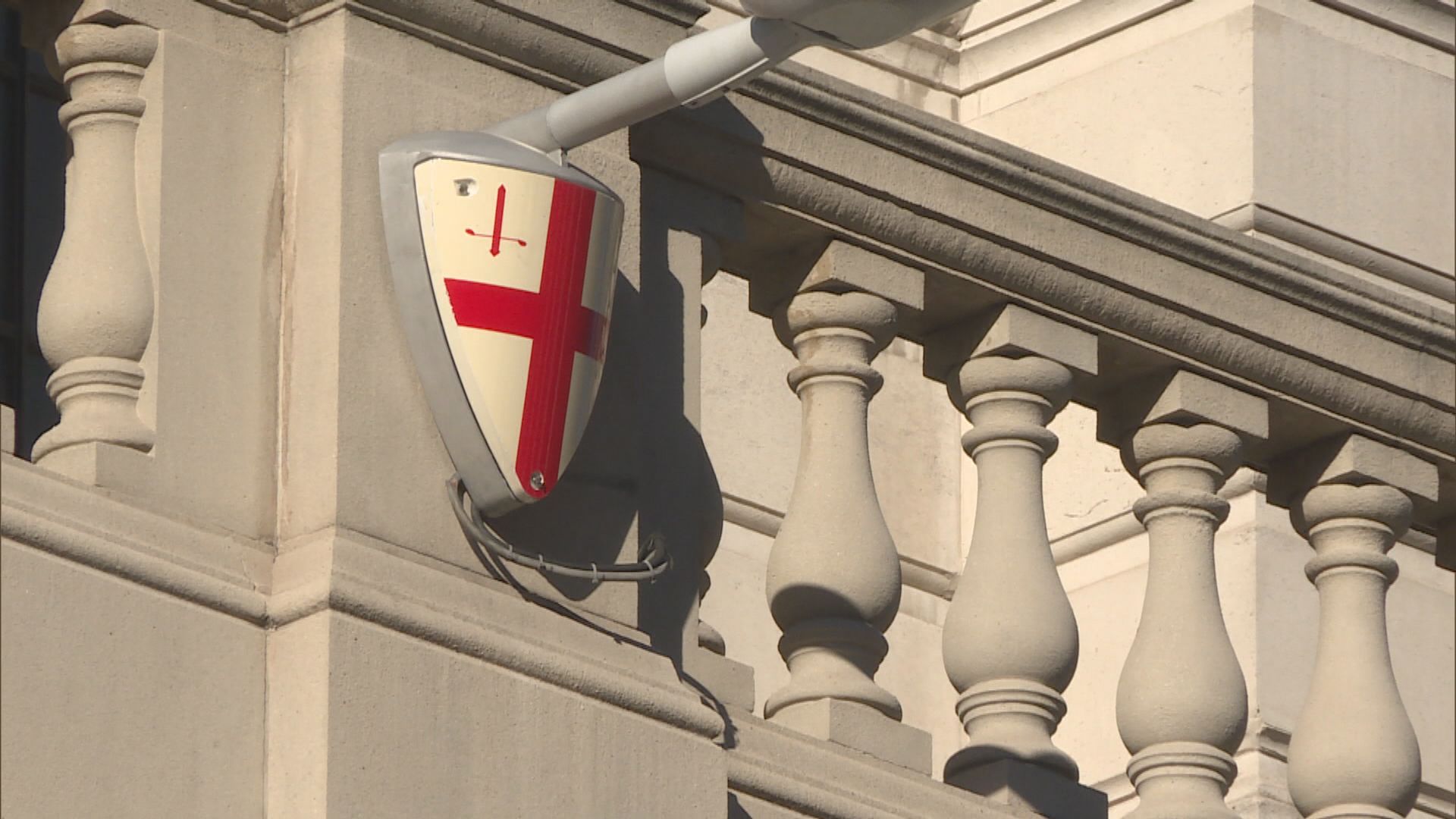 英倫銀行經濟學家：英國每季減息一次的步伐太快