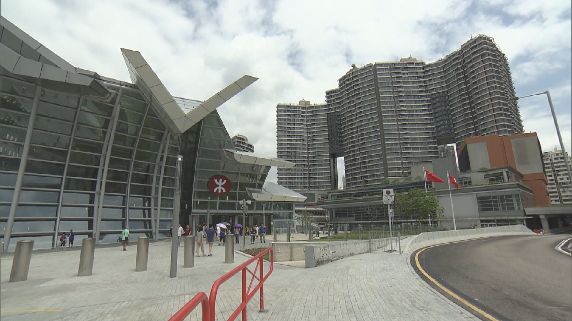 內地男涉管有五枚懷疑信號彈　西九高鐵站被捕