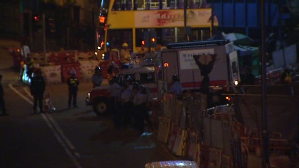 警方午夜處理炮彈　灣仔北一帶封路