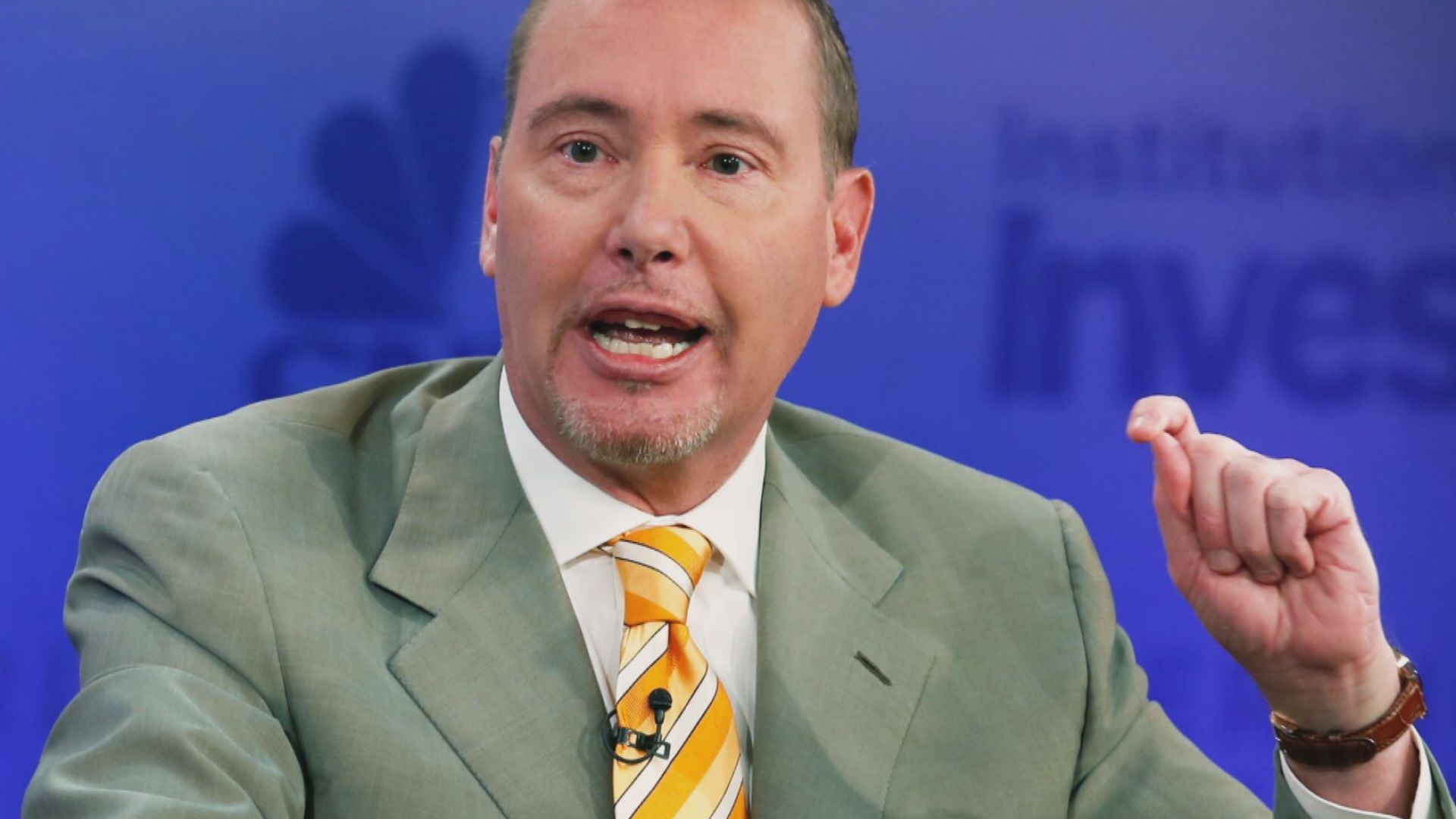 「新債王」：美短債孳息曲線倒掛顯經濟趨弱