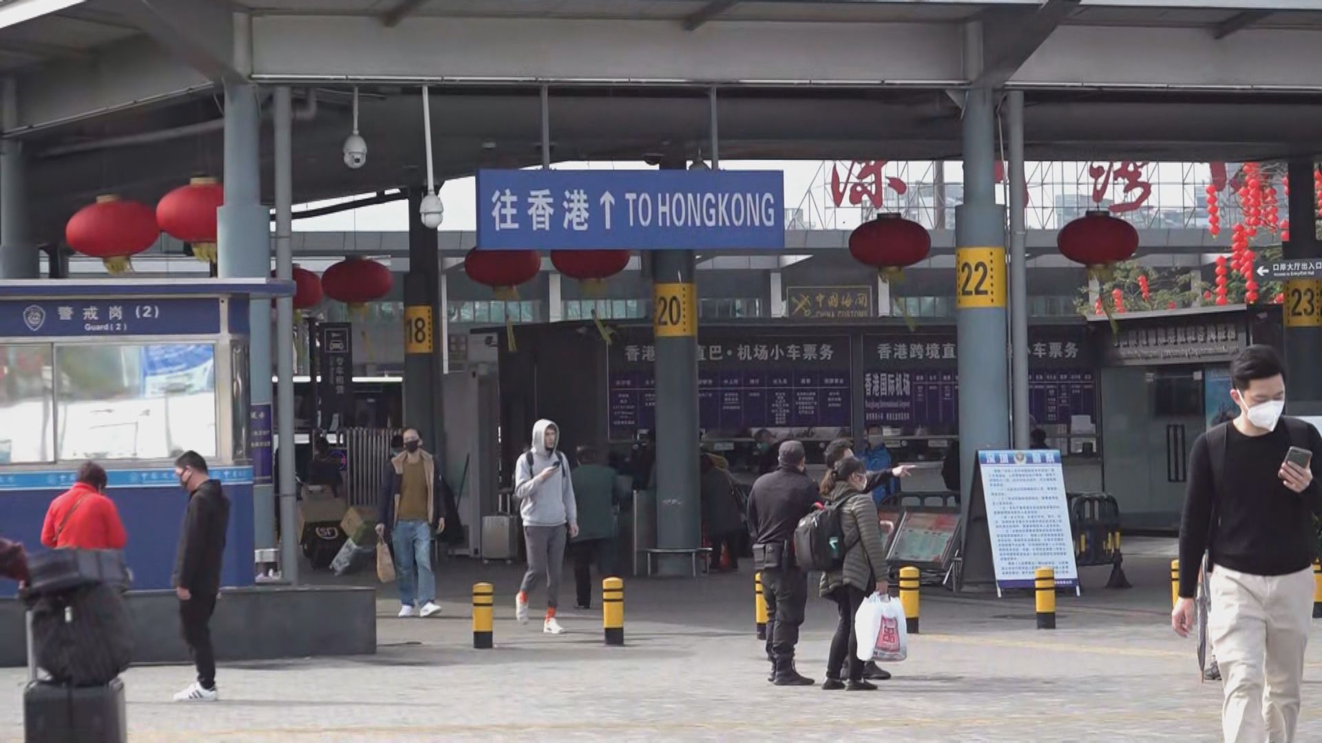 同時持有港澳通行證和香港身份證　只可選擇用同一證件出入境