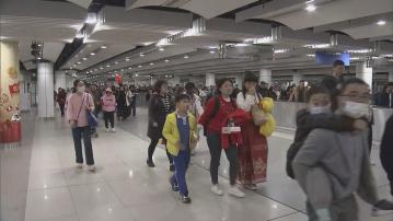 羅湖口岸延長通關至凌晨兩時 晚上過關人潮大致暢順